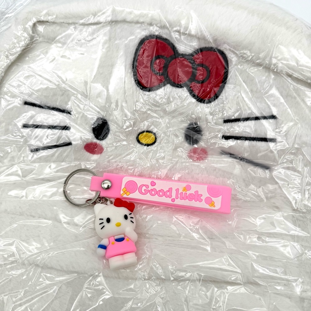 NWT New Hello Kitty Fluffy Fleece White Backpack Keychain Girls Bag Tote Carry - Picture 3 of 3
